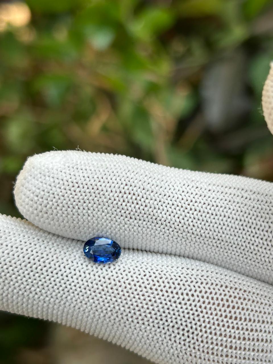 Royal Blue Sapphire ( Top eye clean ) 0758585132